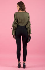 Stretch Skinny Jeans With Knee Rip