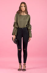 Stretch Skinny Jeans With Knee Rip